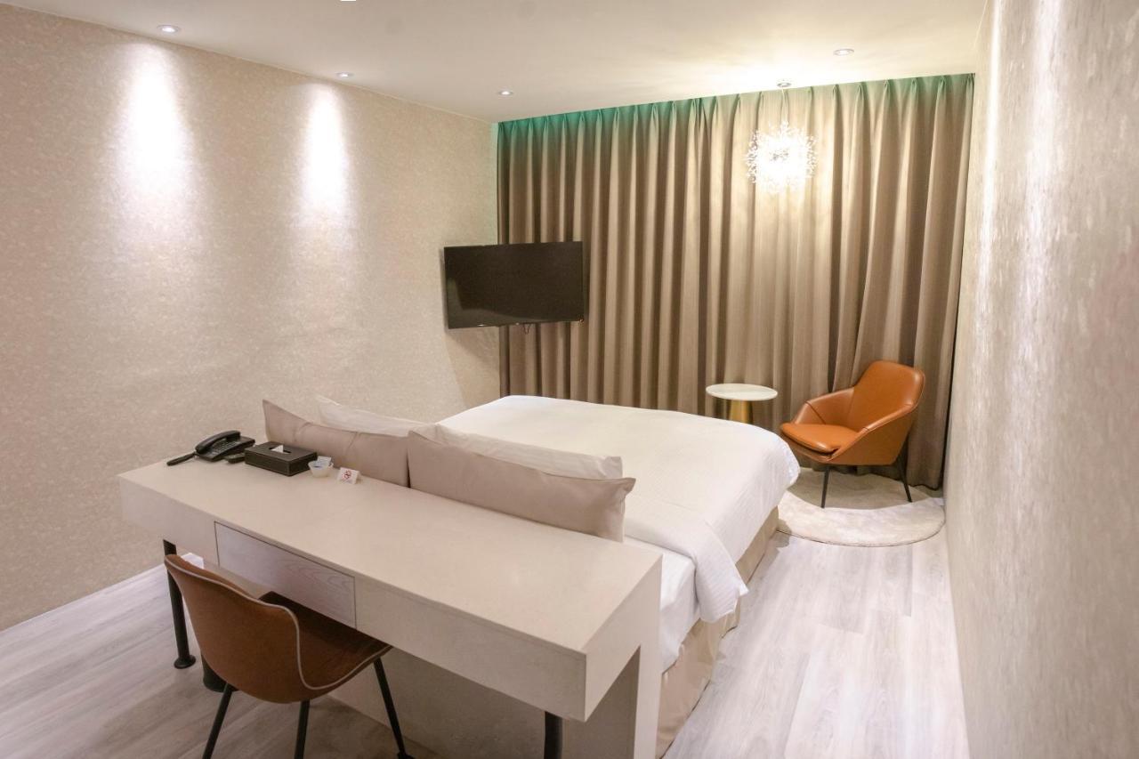Fifth Avenue Motel Ταϊχούνγκ Εξωτερικό φωτογραφία